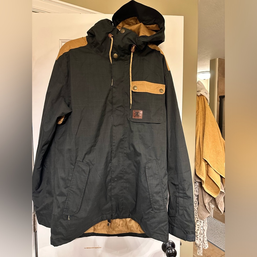 DC Shoes large jacket
